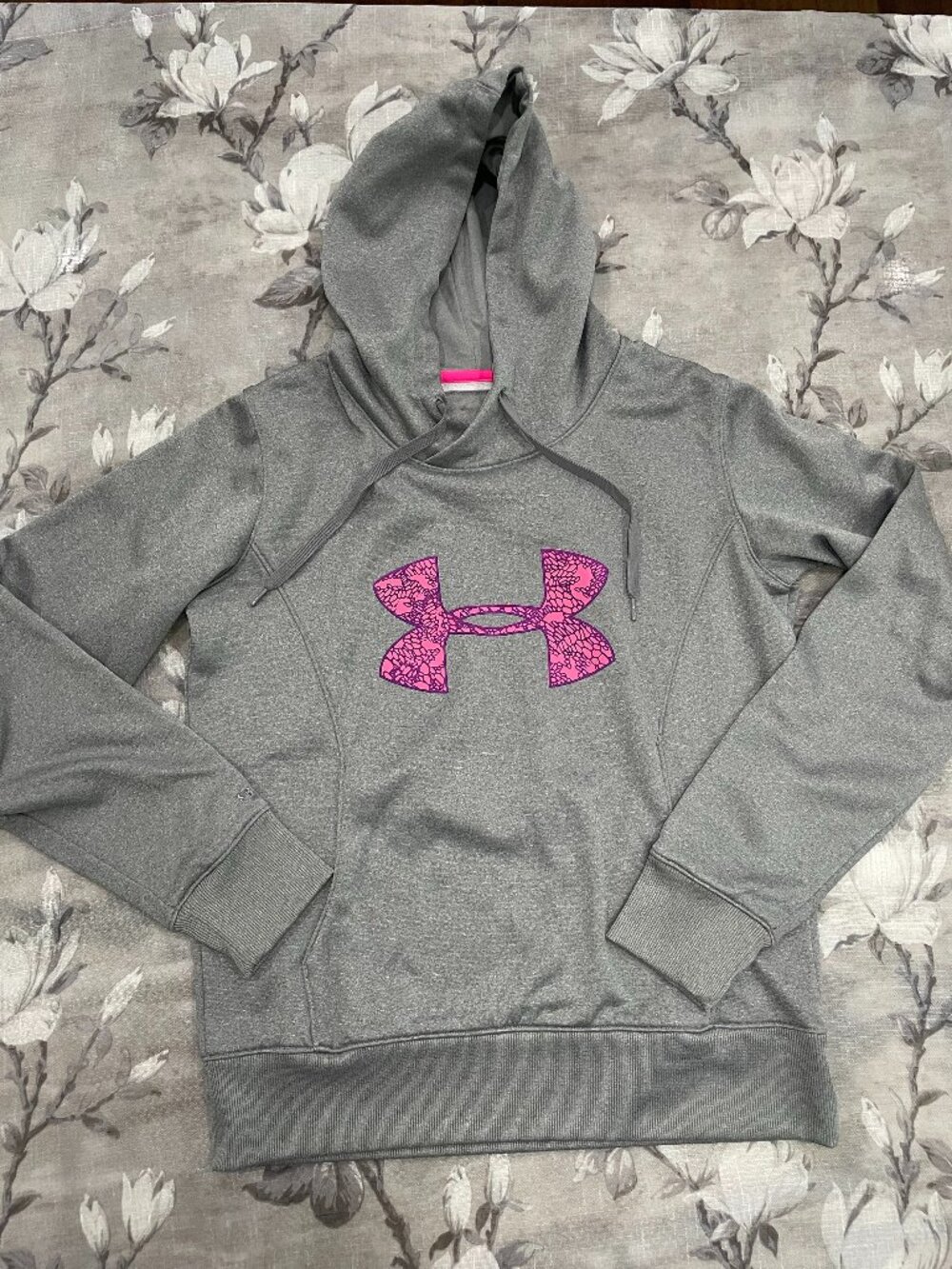 Under Armour Gray Hoodie Pink Logo Womens Med Cozy Pullover Athletic Sweatshirt